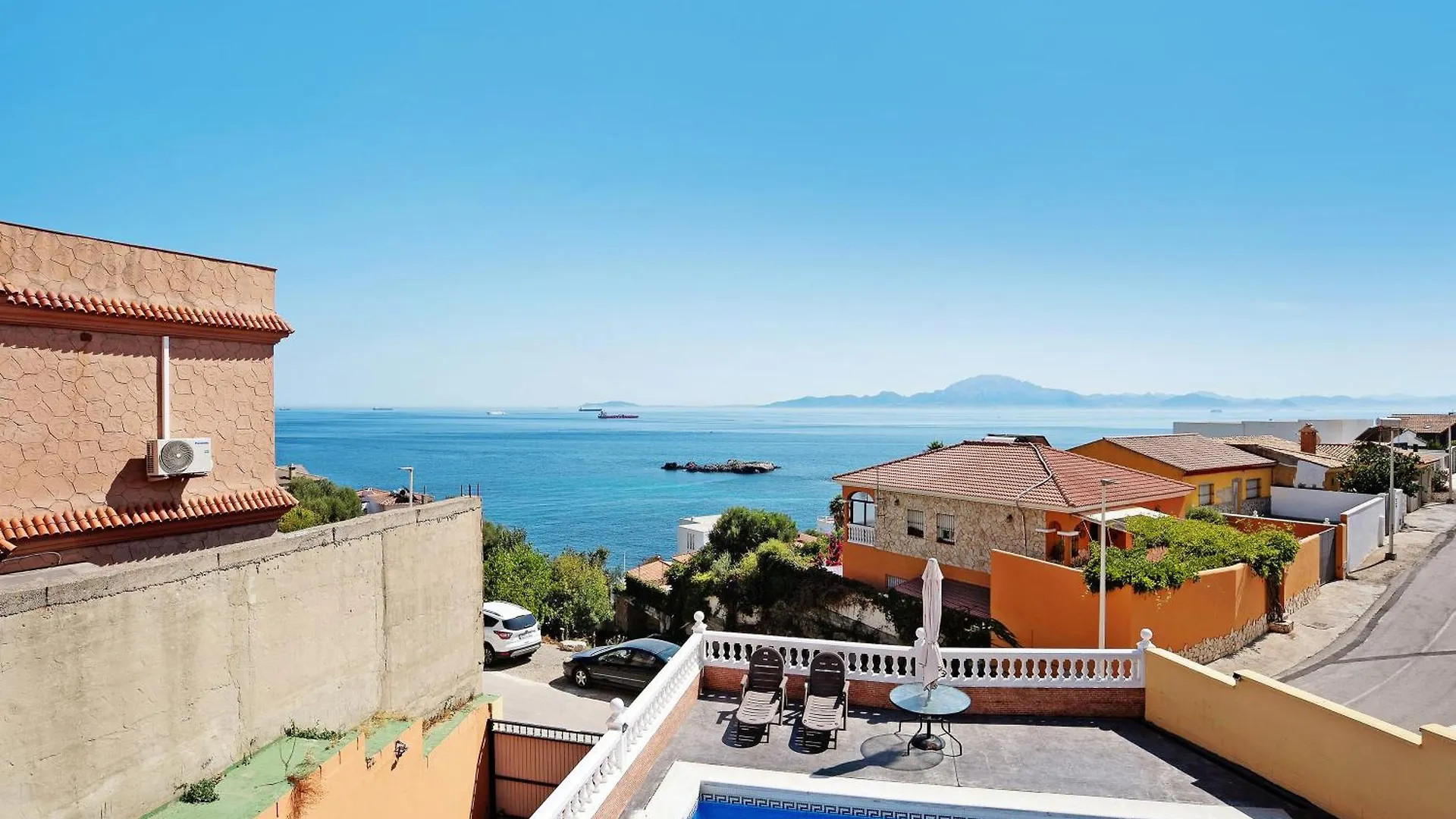 Holiday home Agradable Casa Con Piscina Villa Algeciras