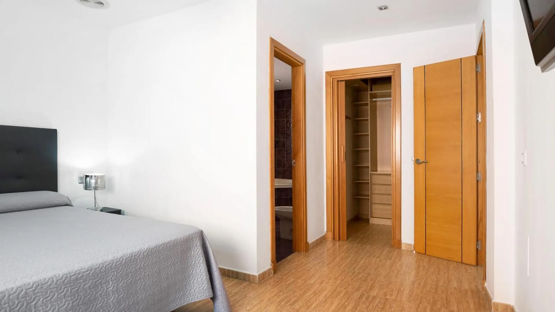 Holiday home Agradable Casa Con Piscina Villa Algeciras