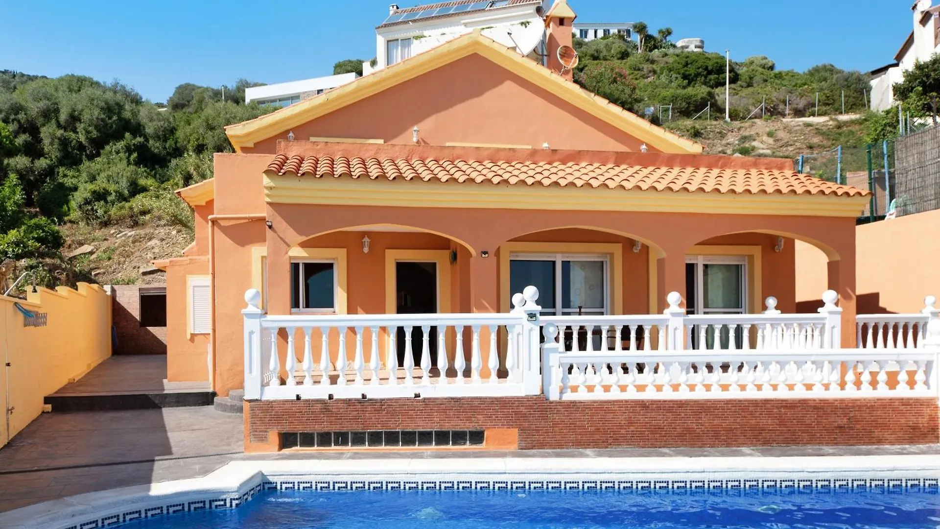 Villa Agradable Casa Con Piscina à Algésiras Hébergement de vacances